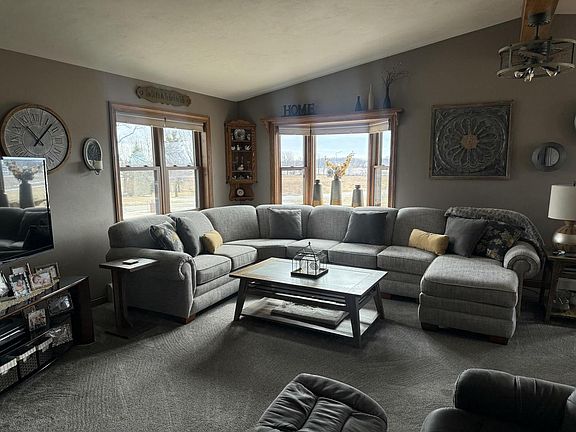 3rd image of N5748 Metovale ROAD