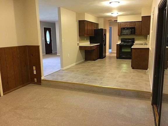 Dining Area and Kitchen 01