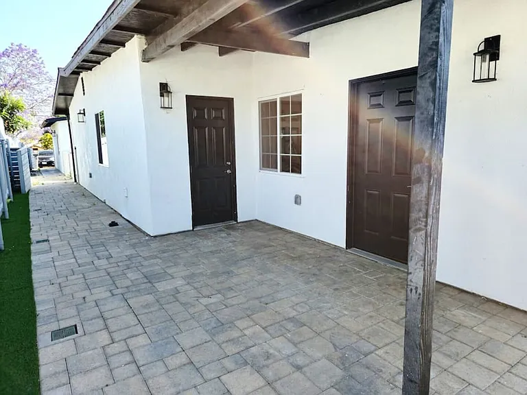 Adams St — Photo 19