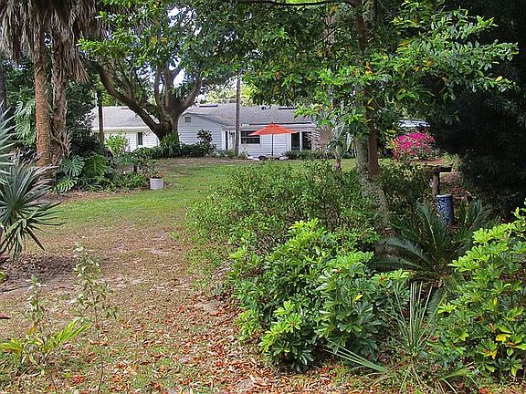 3rd image of 1528 Normandy Dr