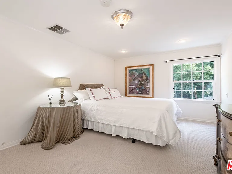 1148 Coldwater Canyon Dr — Photo 29
