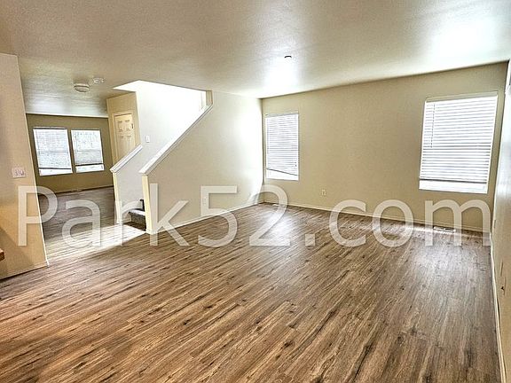 4th image of 2458 Arnold St