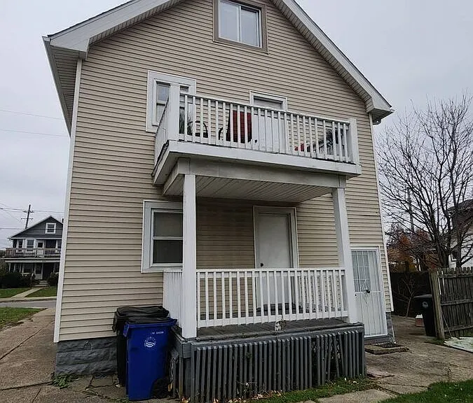 2231 W 104th St #3 — Photo 3