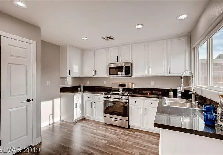 8645 Palomino Ranch St — Photo 18