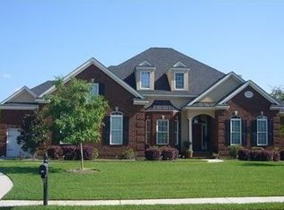26 Grand Lake Cir, Savannah, GA 31405