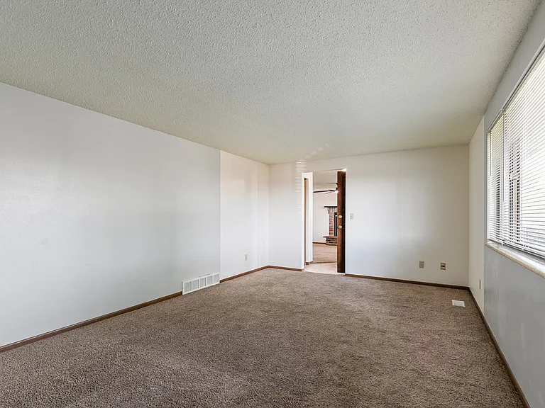 390 Knotty Pl — Photo 10