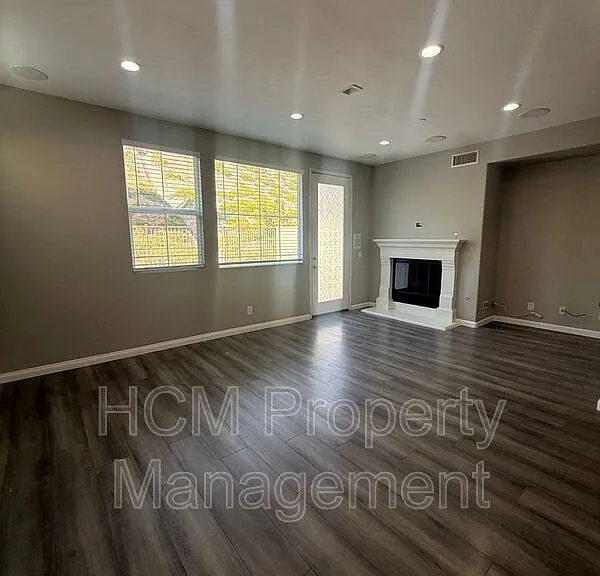 8043 E Loftwood Ln — Photo 15
