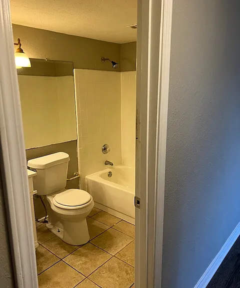 1304 Milford Dr — Photo 12