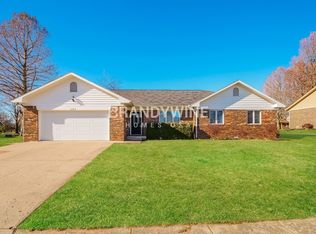 284 Old Farm Rd, Danville, IN 46122