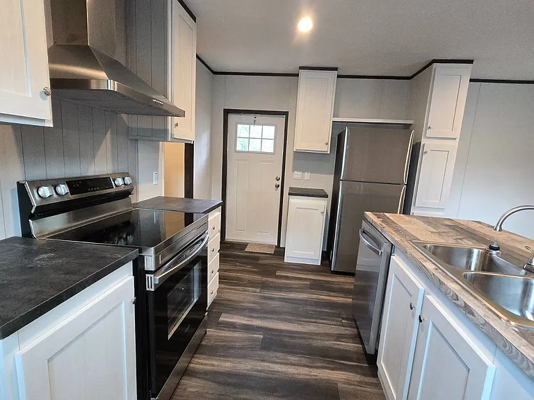 14142 Lorraine Rd #26 — Photo 5