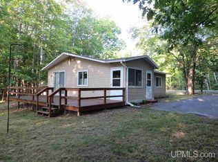 27087 E Grosse Pointe Shr, Dollar Bay, MI 49922