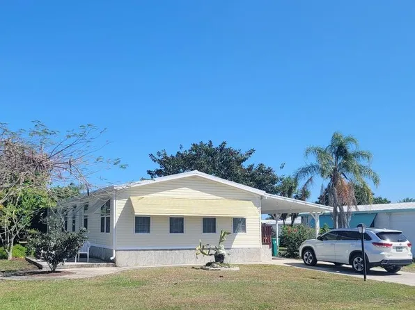 914 Spruce St, Barefoot Bay, FL 32976