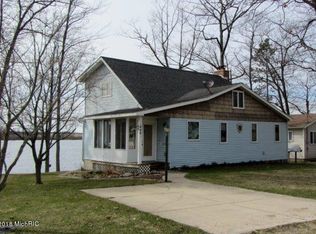 14398 Hicks Lake Dr, Evart, MI