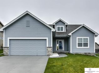 16859 Rose Lane Rd, Omaha, NE 68136