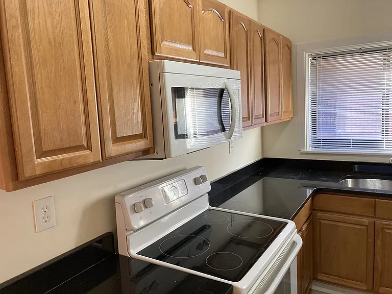 110 Longwood Ave #3 — Photo 4