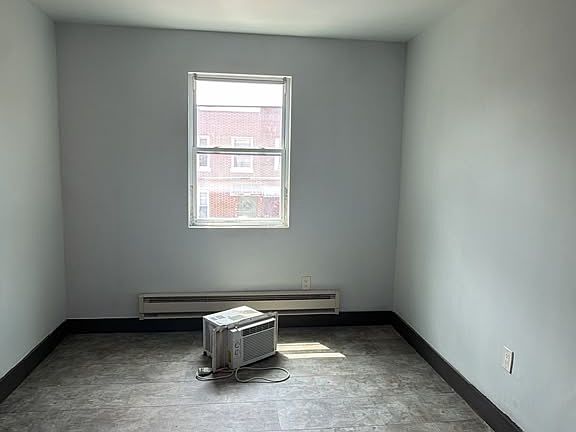 2nd image of 595 Jackson Ave #1B