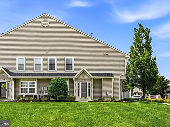3rd image of 2401 Gramercy Way