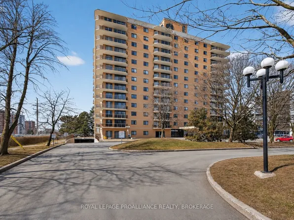 257 Bath Rd #1006, Kingston, ON K7M 7T3