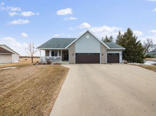 1820 Summer Ln, Alexandria, MN 56308