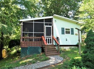 11 Village Sq, High Bridge, NJ 08829