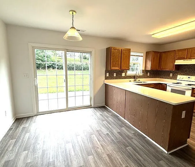 4417 Cades Cove Dr — Photo 7