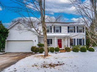 136 Taylor Rd, Barberton, OH 44203