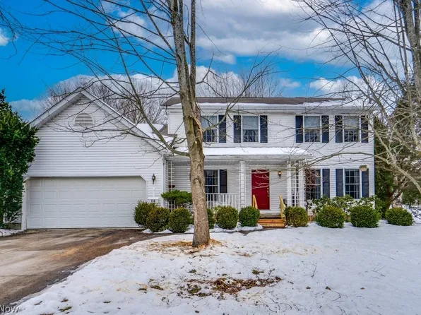 136 Taylor Rd, Barberton, OH 44203