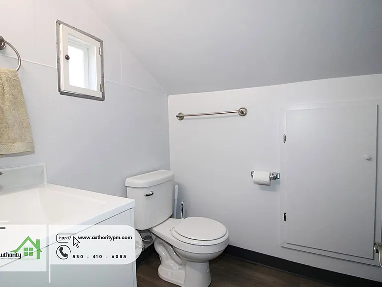 1143 Magnolia St — Photo 19