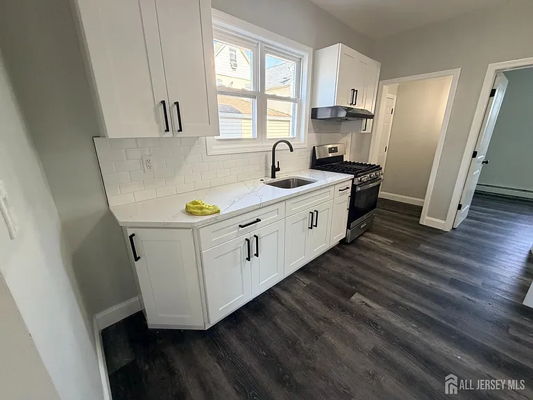 612 Johnstone St #310 — Photo 5