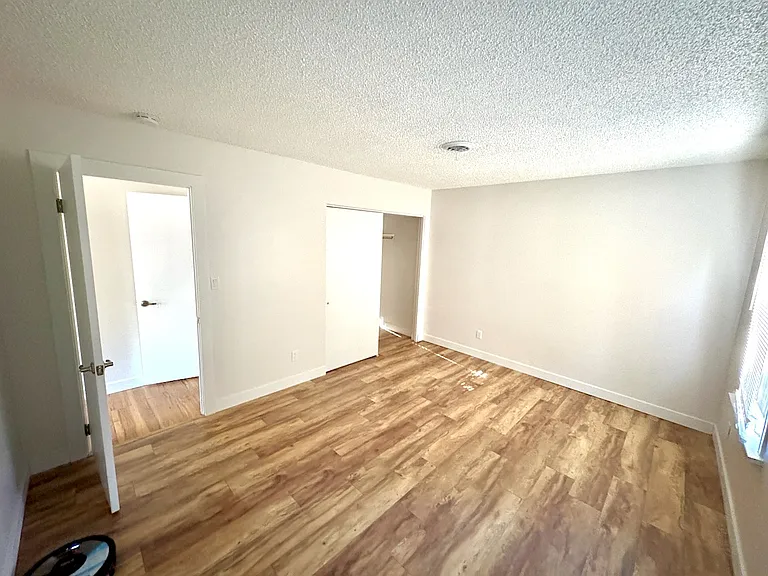 411 E Plum St #1 — Photo 14