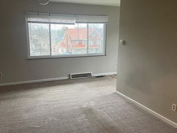221 Far Hills Ave #1, Dayton, OH 45419