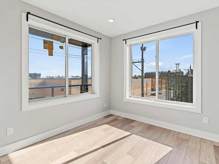 2624 Trenton Ave #402 — Photo 5
