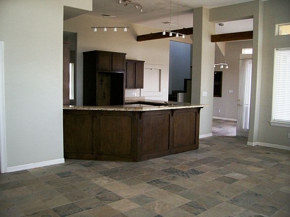 4th image of 2326 W Jordan Dr