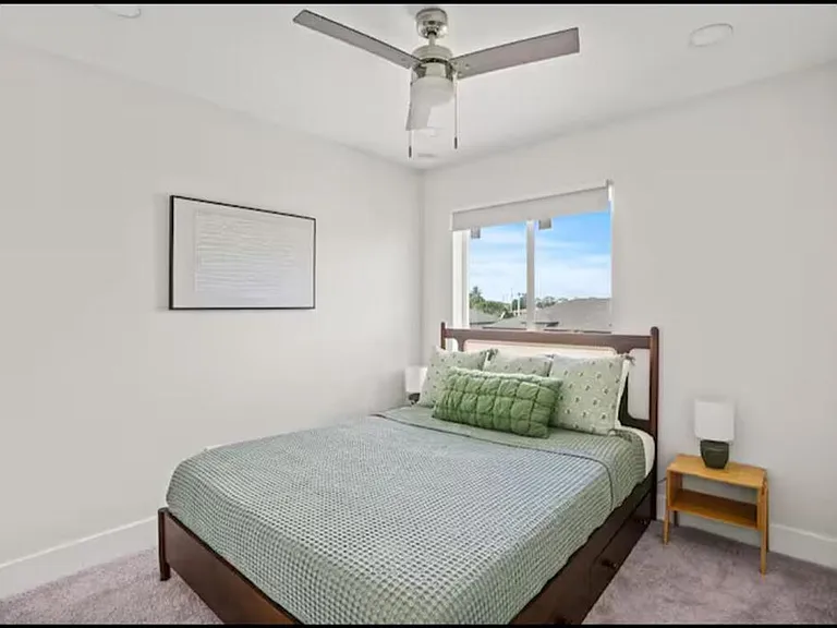1547 W 26th Ct #2 — Photo 15