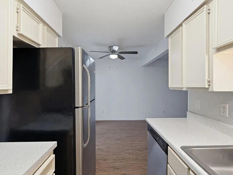 2705 Windswept Cv — Photo 10