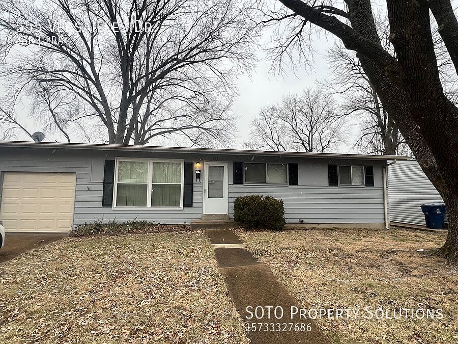1st image of 555 Versailles Dr