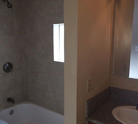 4th image of 2533 South Blvd