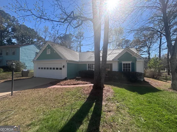 1329 Birdsong Ln, Hampton, GA 30228