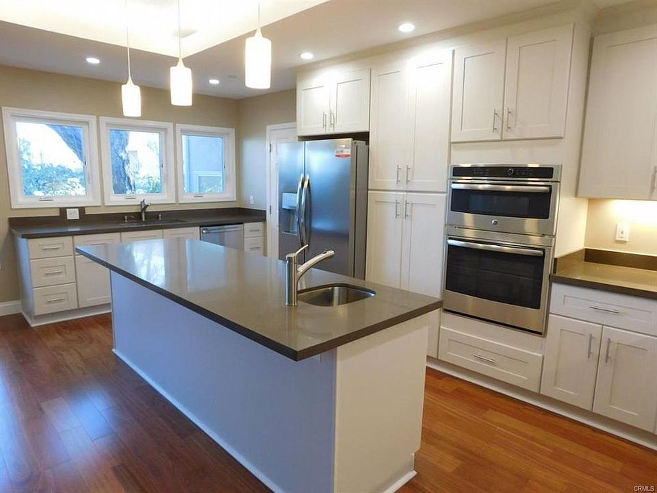 1st image of 90 31st Ave