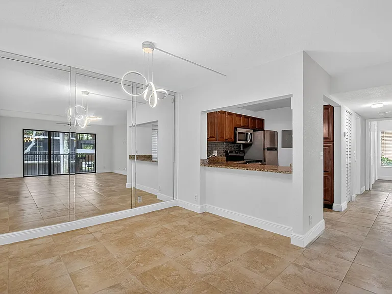 208 Foxtail Dr #B2 — Photo 8