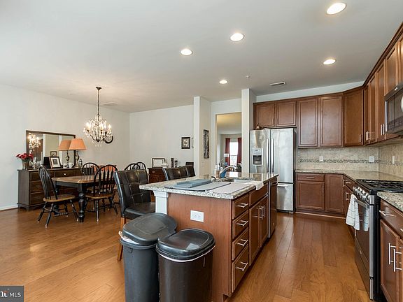 4th image of 42695 Wardlaw Ter