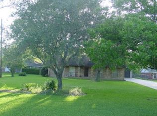 1706 E Kyle Rd, Clute, TX 77531