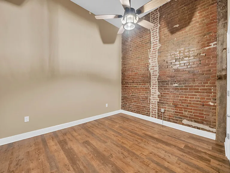 214 Broad St #C — Photo 11