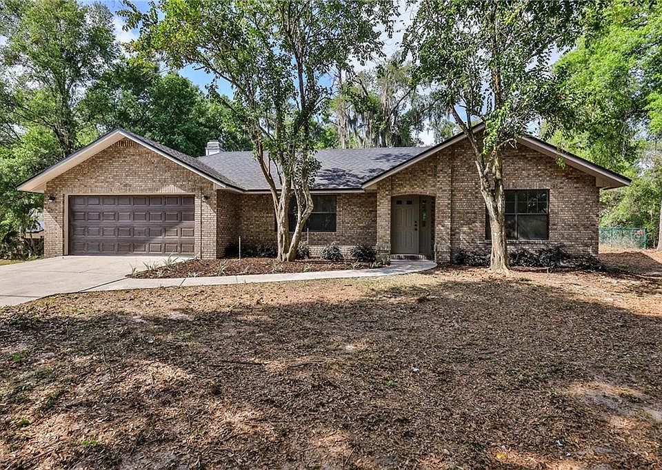 1st image of 2040 Crescent Dr