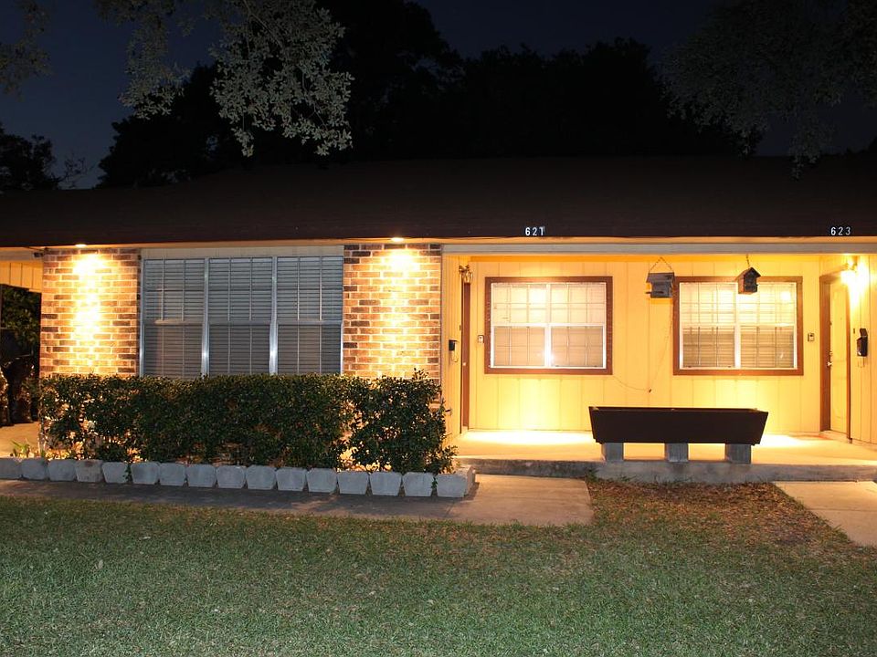 1st image of 621 Cosgrove St #West
