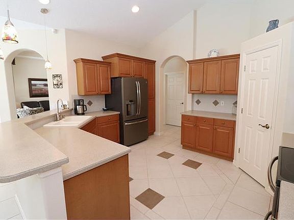 4th image of 5460 Oak Grove Ct