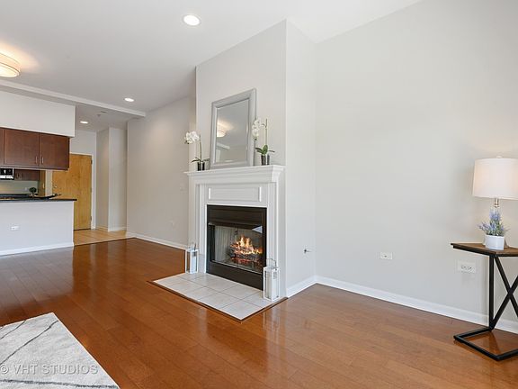 4th image of 1210 Chicago Ave #C-402