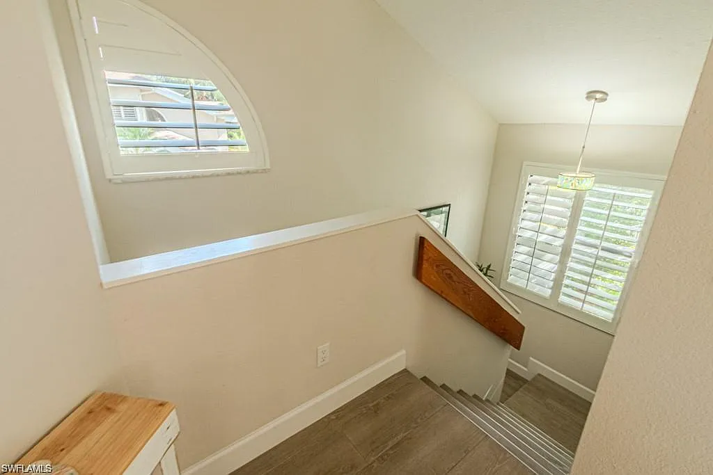 2 bed, 2.0 bath, 1133 sqft, $5,400 — Photo 2
