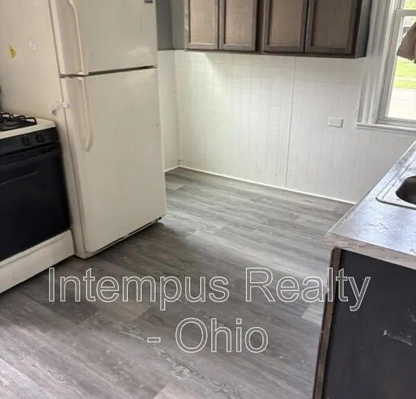 35 Neil St #1 — Photo 3