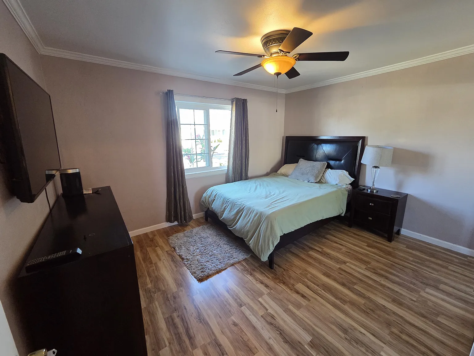 1 bed, 140 sqft, $1,300 — Photo 3